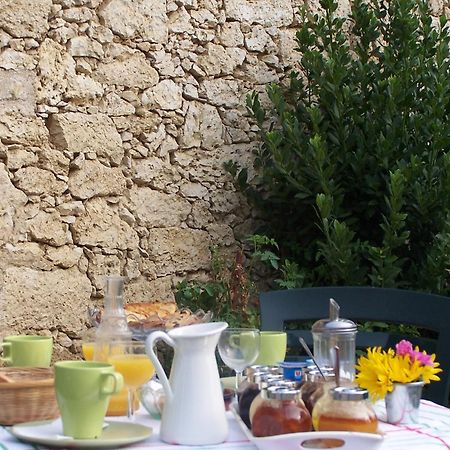 Bed and Breakfast Jardin d'En Naoua à Maubec  Extérieur photo