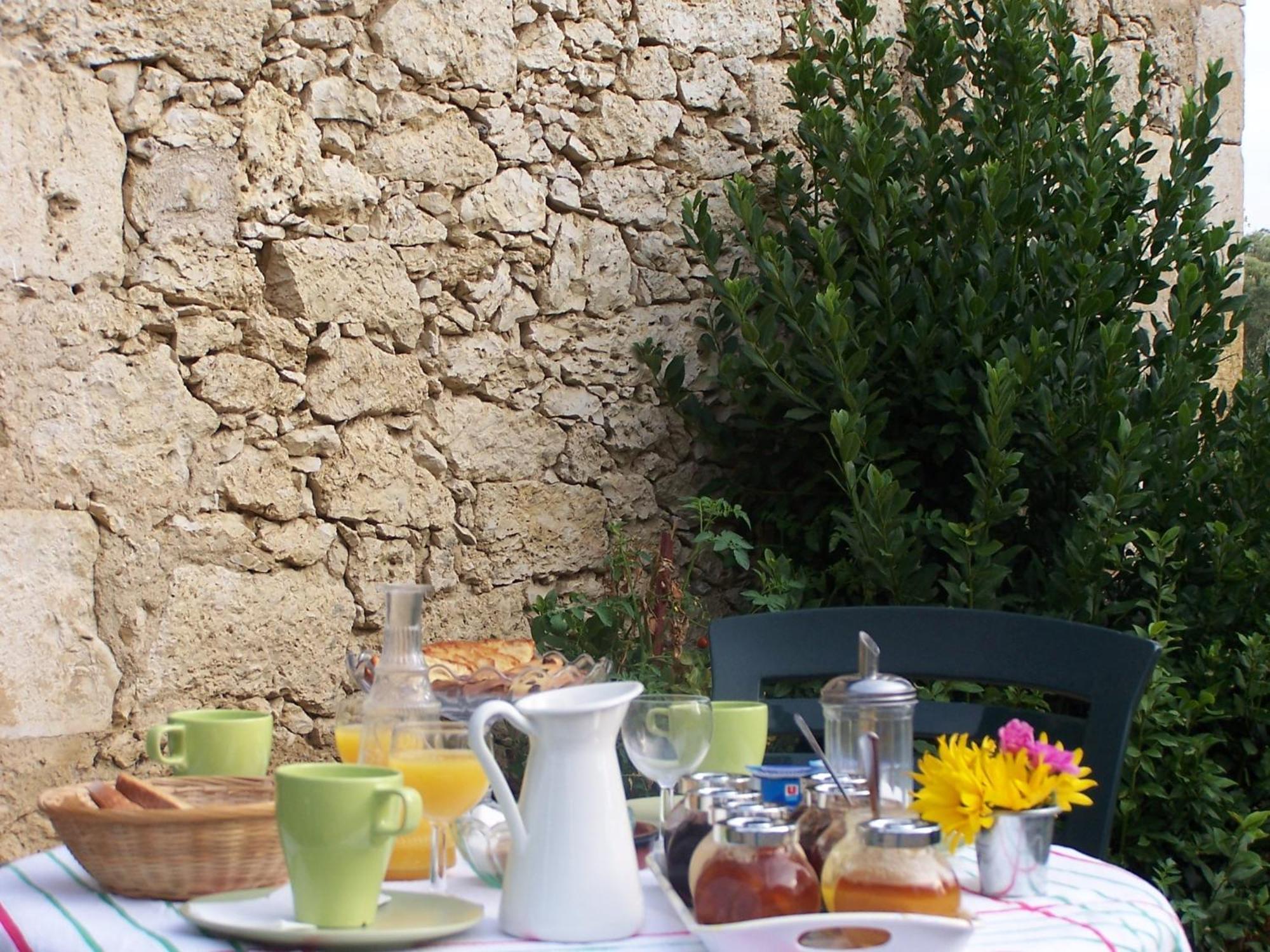 Bed and Breakfast Jardin d'En Naoua à Maubec  Extérieur photo